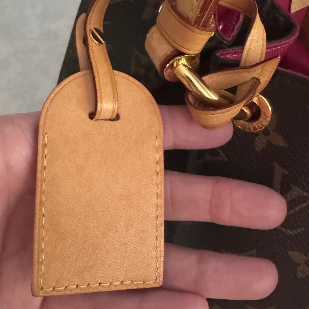 Excellent Condition Authentic Louis Vuitton Graceful MM - Picture 8 of 16